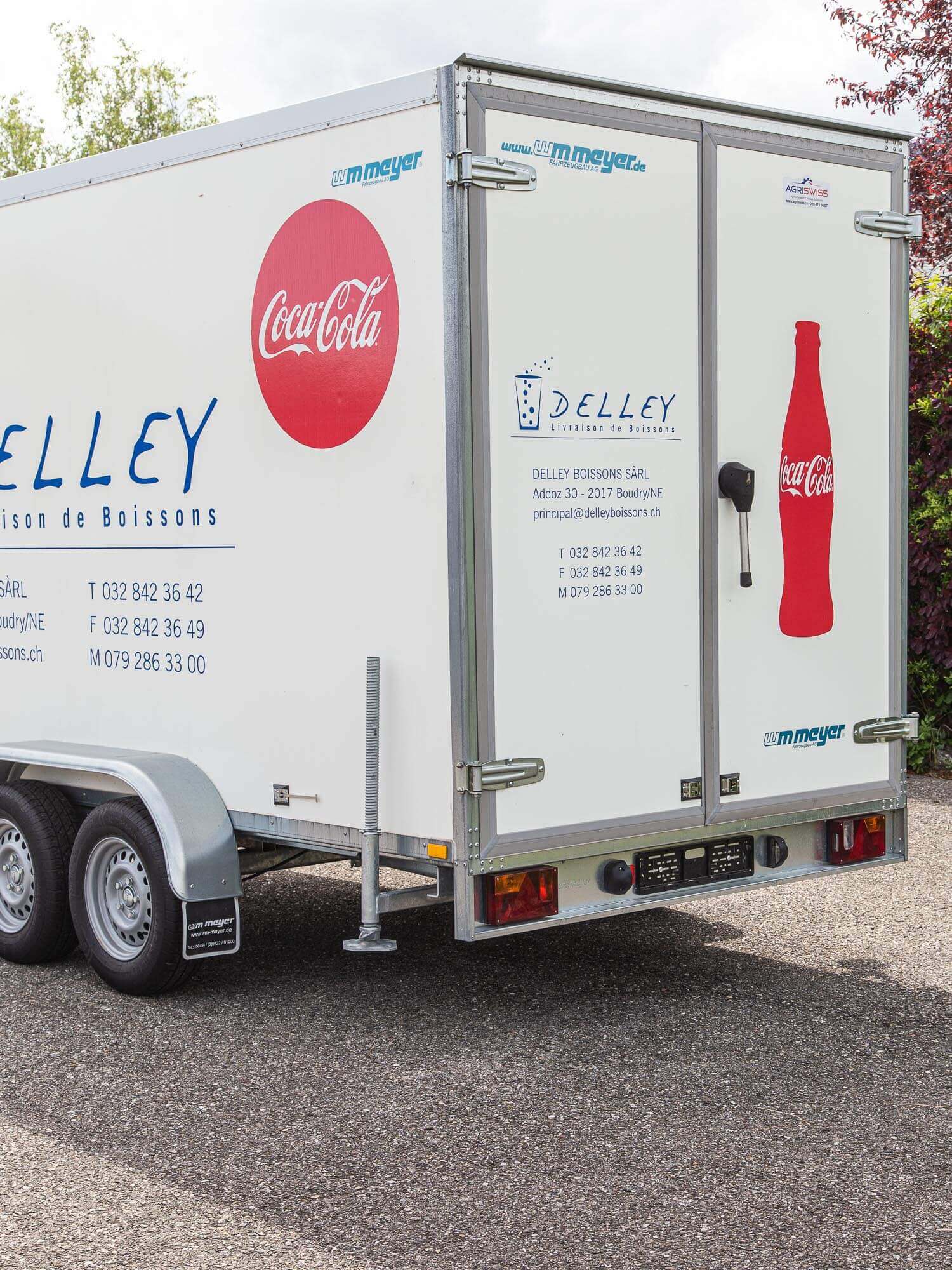 Photo d'une remorque frigorifique pour boissons de l'entreprise Delley Boissons