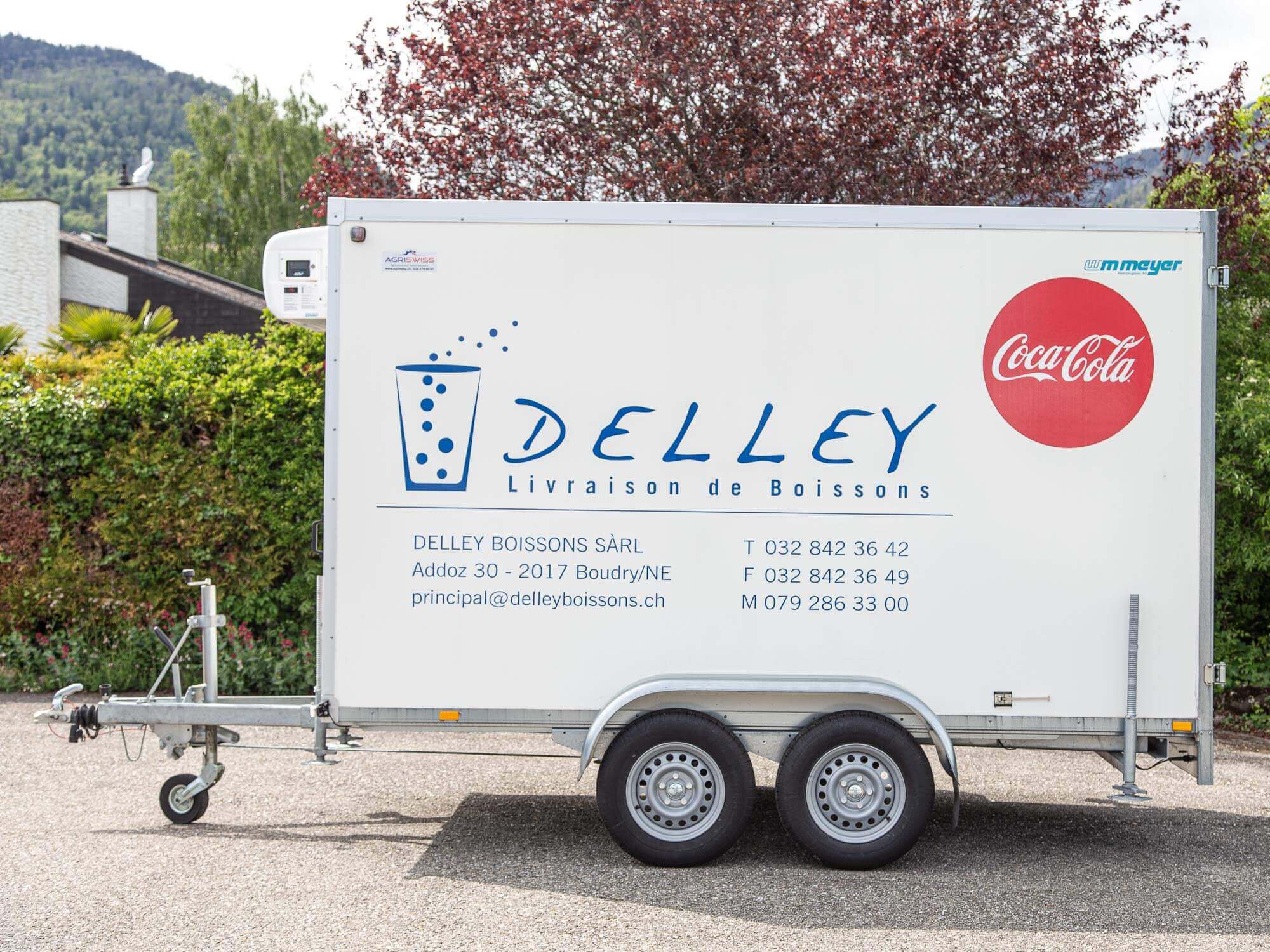 Photo d'une remorque frigorifique pour boissons de l'entreprise Delley Boissons